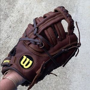 Wilson First Base Glove